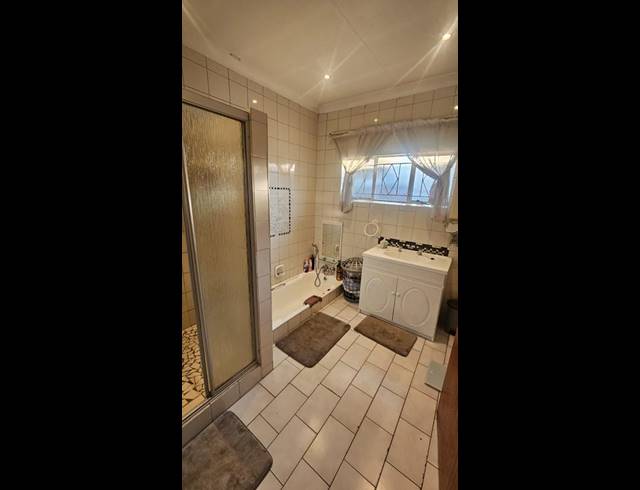 5 BEDROOM HOUSE FOR SALE IN MOUNTAIN VIEW